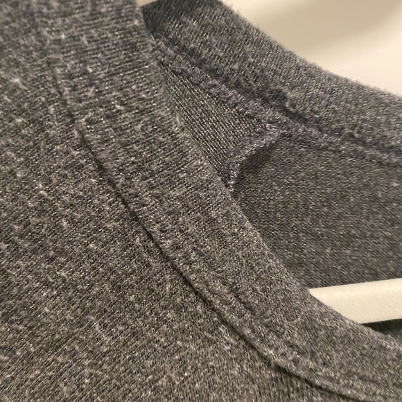 Michael Lauren Grey Long Sleeve - Picture 2 of 3